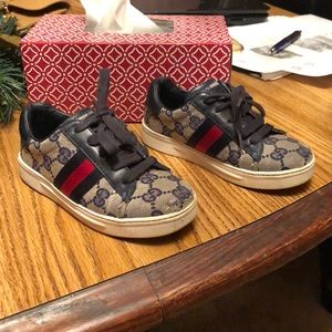 Used toddler Boy AUTHENTIC GUCCI shoes